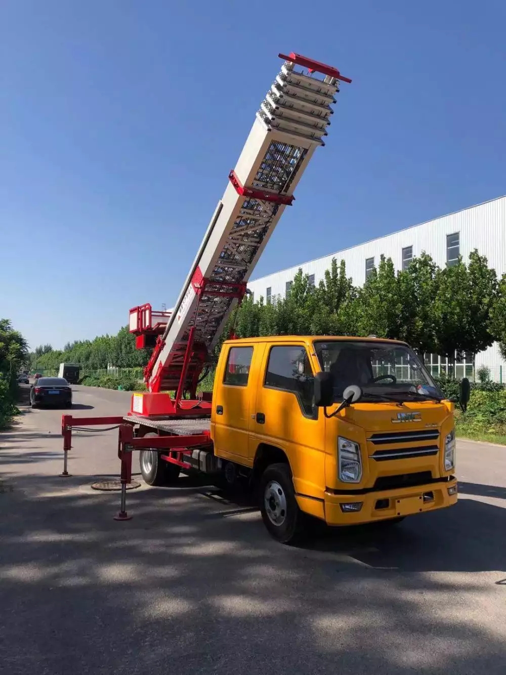 安溪县附近的云梯车出租服务：轻松解决高空作业需求